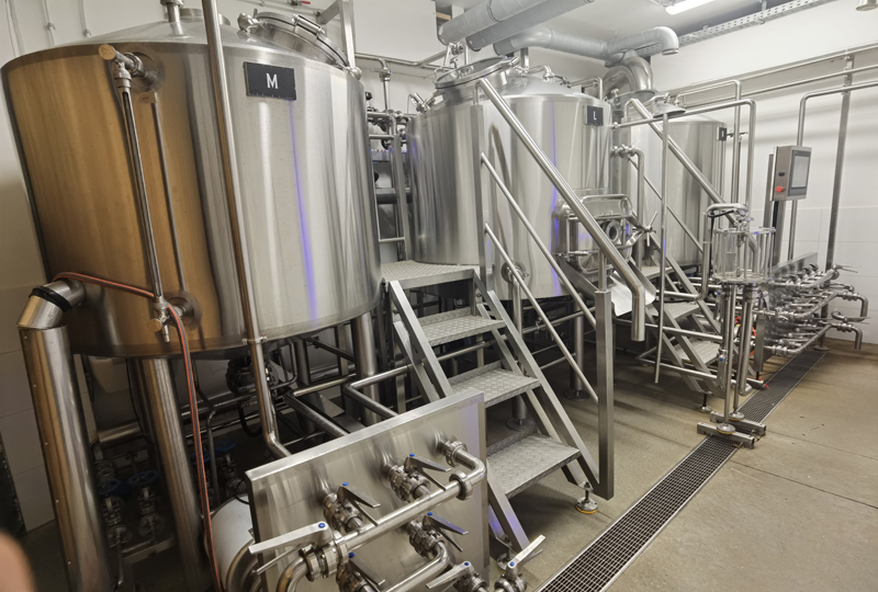 What is the smallest batch we can brew on the 10HL brewhouse?