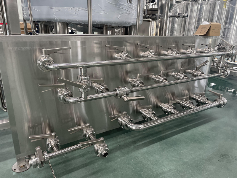 What's the role of Integrated Manifold Pipework Plate Design in brewhouse?